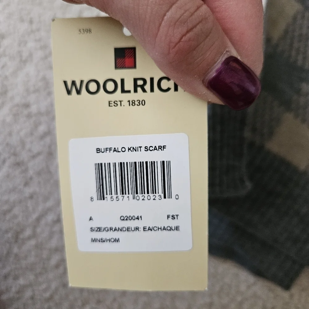 Nwts Woolrich buffalo knit scarf